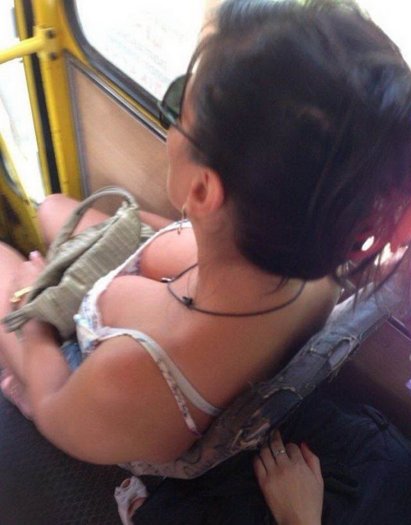 фото голая в общественном транспорте фото 102