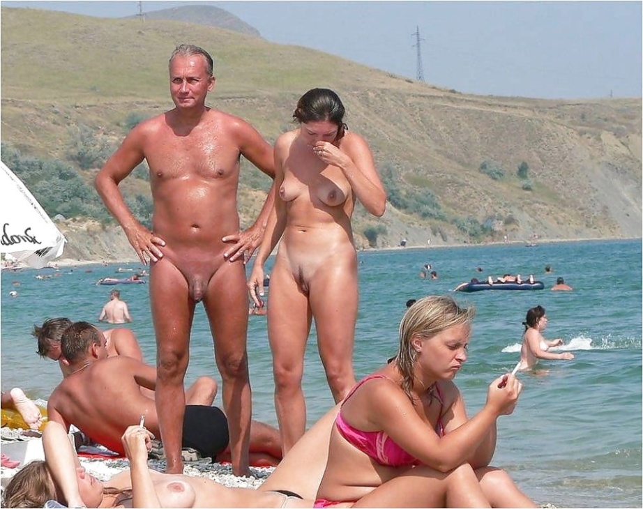 Семейная пара секс втроем на пляже - порно видео на заточка63.рф