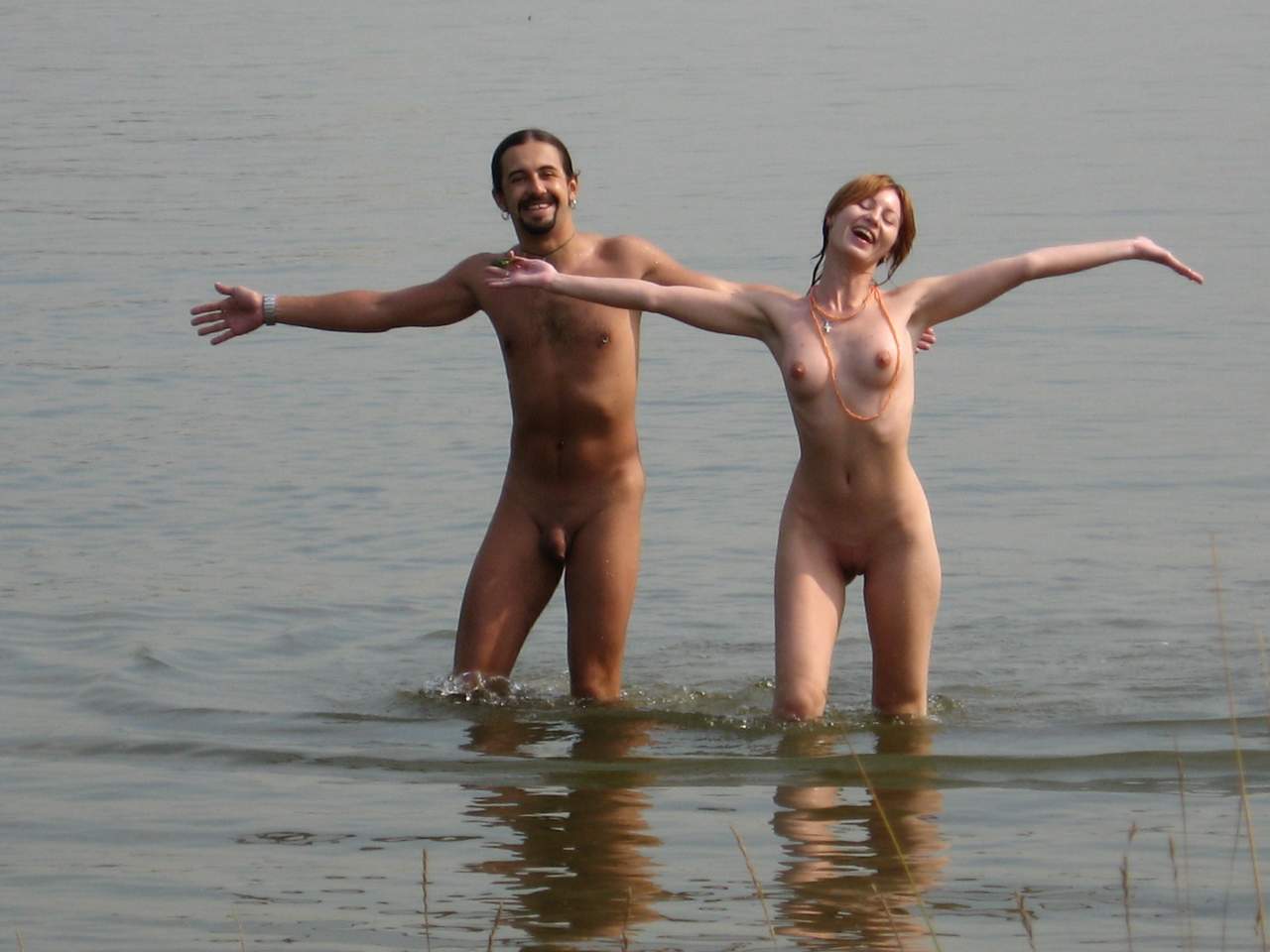 парни купаются голые в озере фото 45